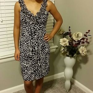 Adorable giraffe print dress!